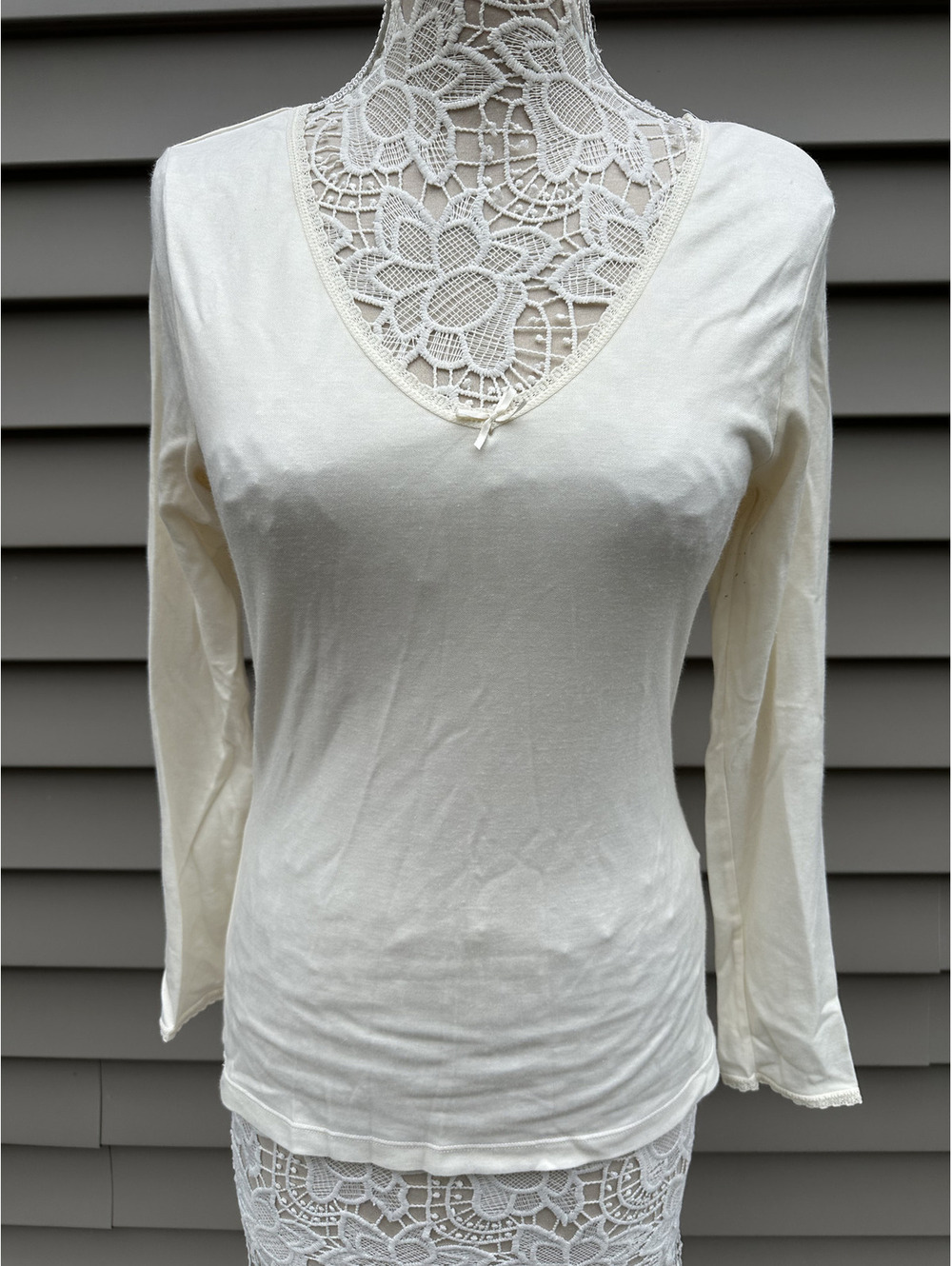 Cuddl Duds Cream Long Sleeve Thermal Top with Lace Trim